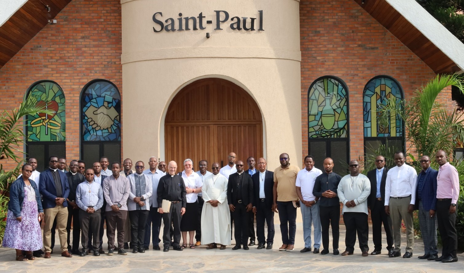 Cardinal KAMBANDA with distinguished guests