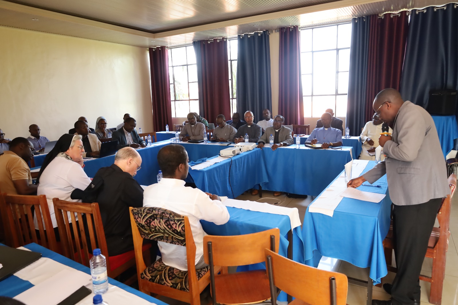 Seminar session in progress